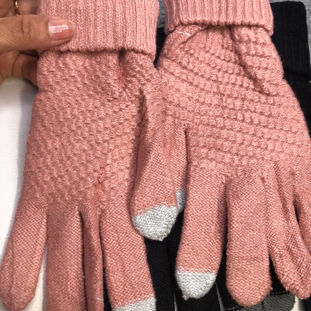 Pink Knit Touchscreen Gloves